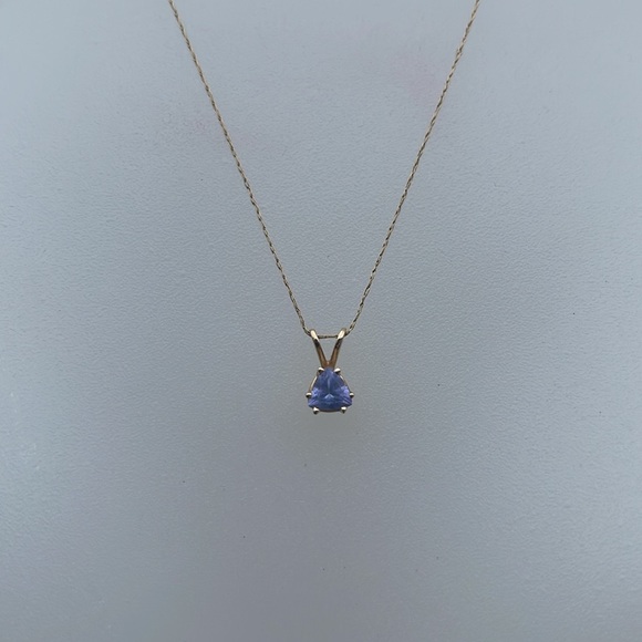 14kt Yellow Gold Tanzanite Triangle pendant and necklace - Picture 3 of 14